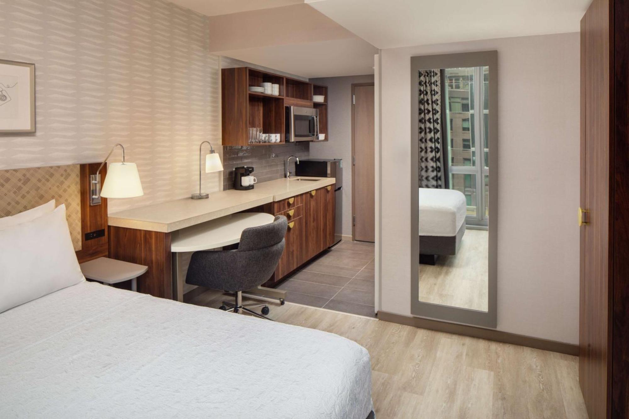 Home2 Suites By Hilton New York Times Square Bagian luar foto